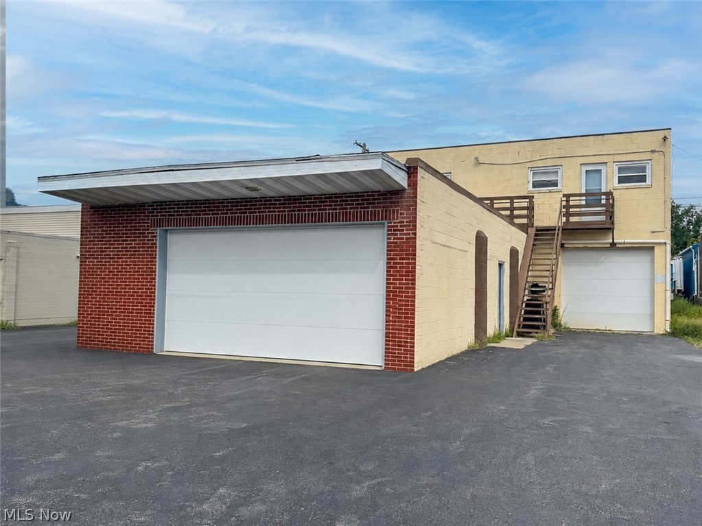 154 Woodbury Street Elyria OH 44035