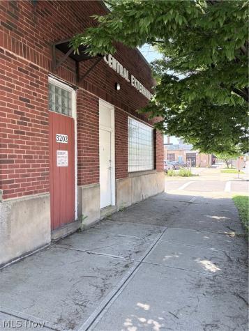 3202 St Clair Avenue NE Cleveland OH 44114