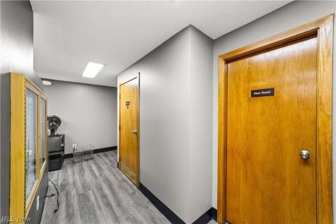 6071 Middle Ridge Road Lorain OH 44053