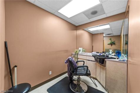 6071 Middle Ridge Road Lorain OH 44053