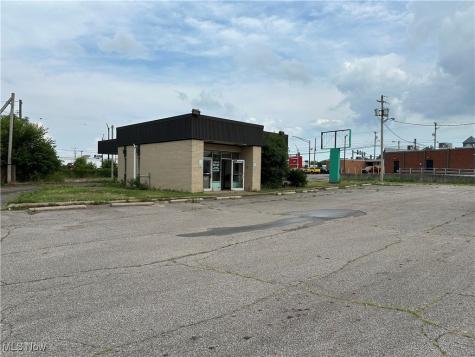 223 Abbe Road N Elyria OH 44035