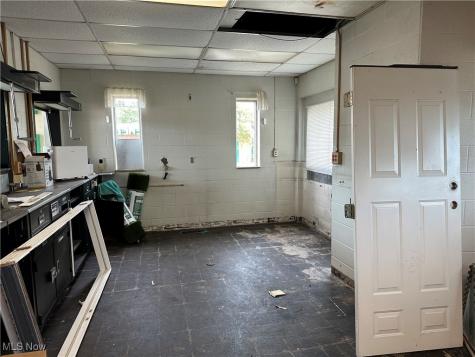 223 Abbe Road N Elyria OH 44035