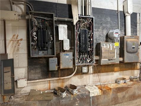 223 Abbe Road N Elyria OH 44035