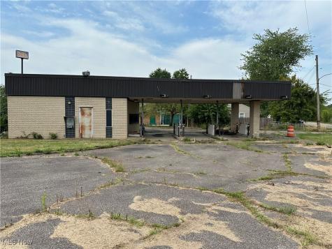 223 Abbe Road N Elyria OH 44035