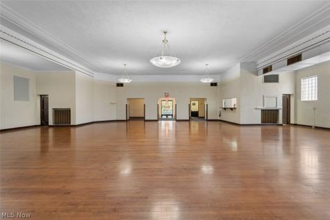 542 W Park Avenue Barberton OH 44203