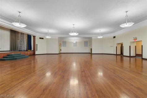 542 W Park Avenue Barberton OH 44203