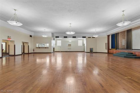 542 W Park Avenue Barberton OH 44203