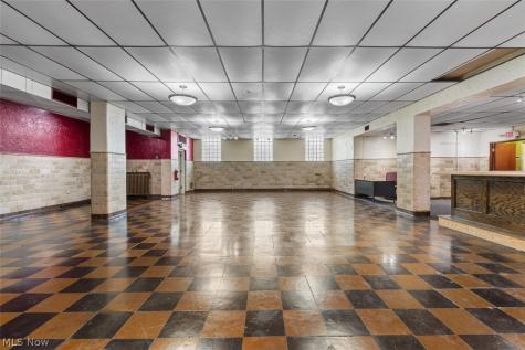 542 W Park Avenue Barberton OH 44203