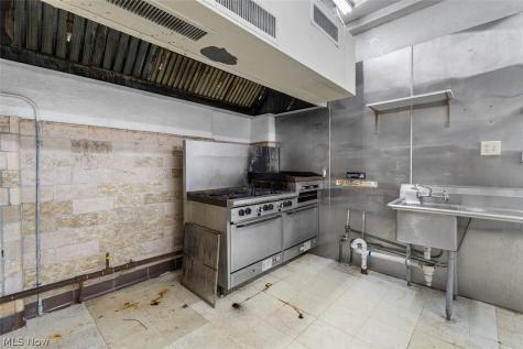 542 W Park Avenue Barberton OH 44203
