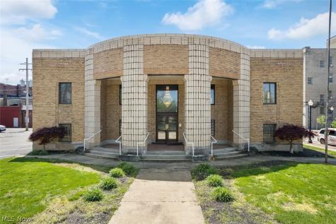 542 W Park Avenue Barberton OH 44203