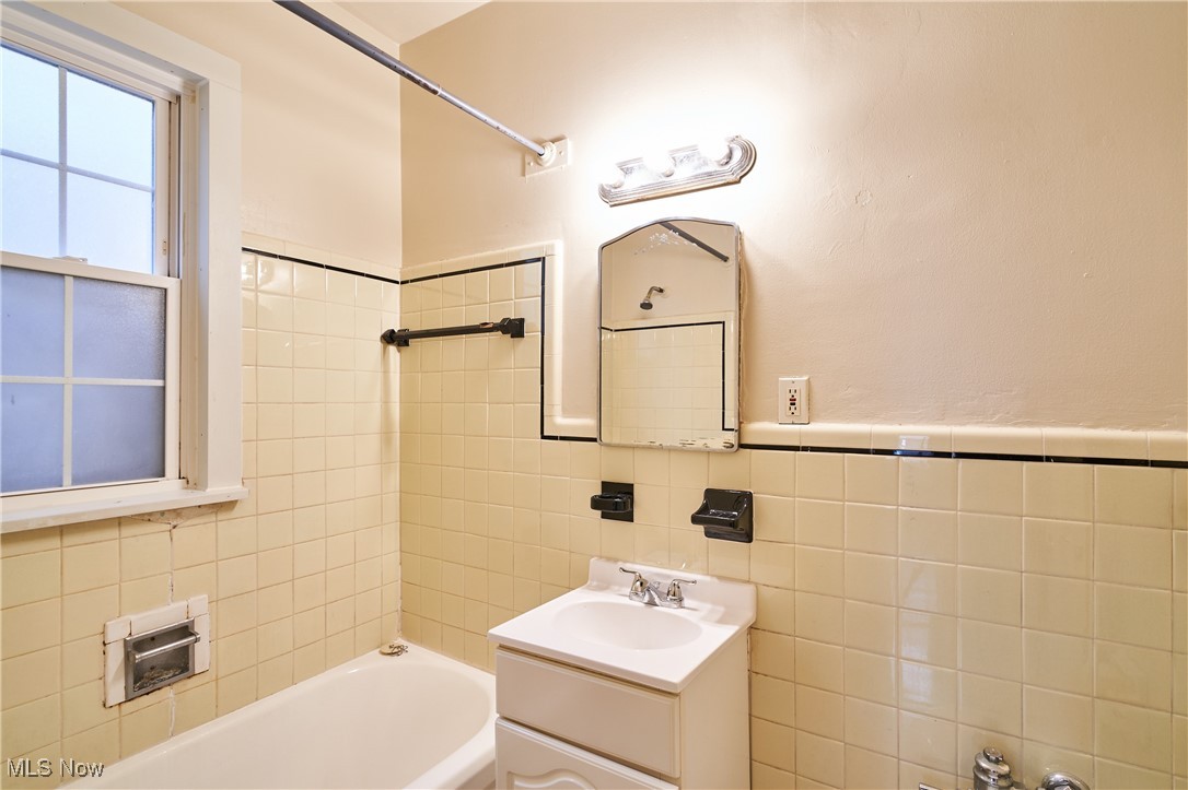 3016 S Moreland Boulevard Shaker Heights OH 44120
