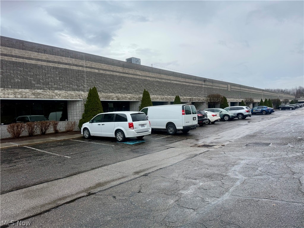 2307 Aurora Road E Twinsburg OH 44087