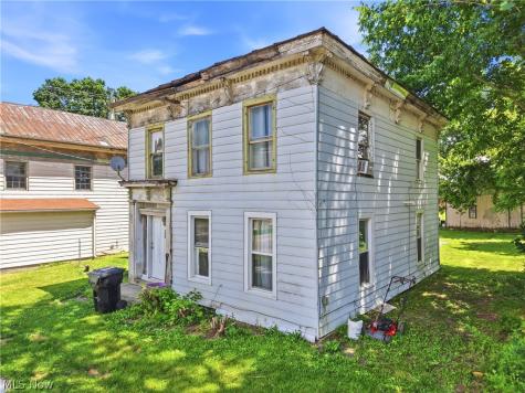 31 & 33 S Front Street Burbank OH 44214