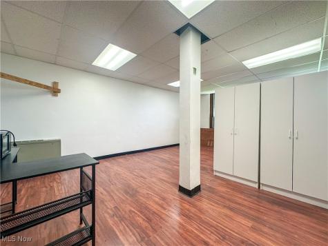 2 S Main Street Niles OH 44446