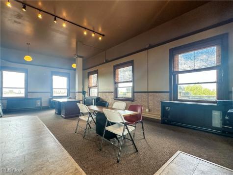 2 S Main Street Niles OH 44446