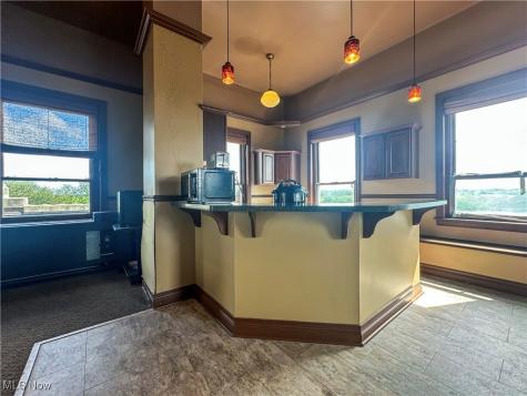 2 S Main Street Niles OH 44446