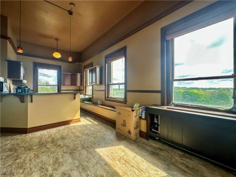 2 S Main Street Niles OH 44446