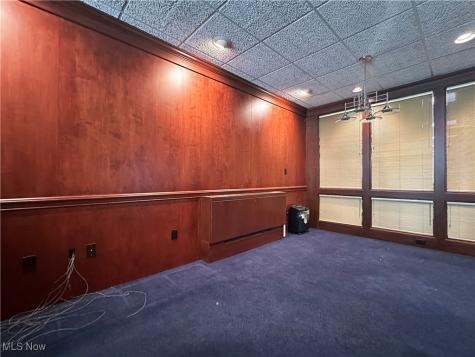 2 S Main Street Niles OH 44446