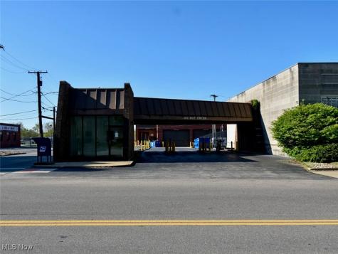 2 S Main Street Niles OH 44446