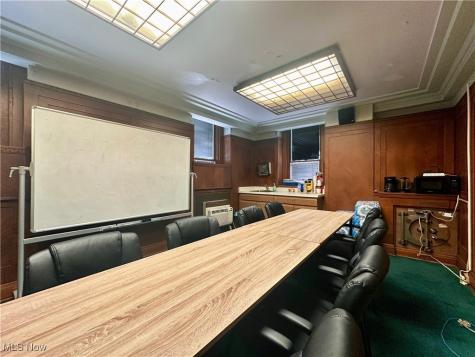 2 S Main Street Niles OH 44446