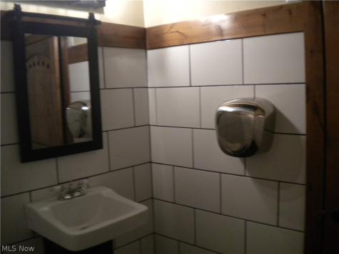 164 2nd Street NW Barberton OH 44203