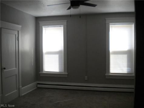 164 2nd Street NW Barberton OH 44203