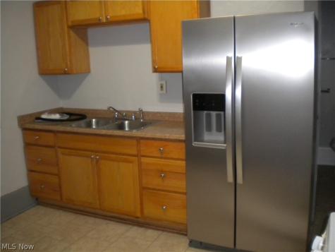 164 2nd Street NW Barberton OH 44203