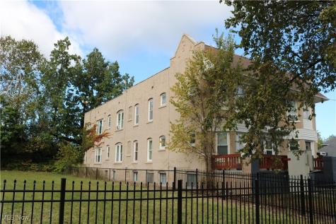 1862 E 81st Street Cleveland OH 44103