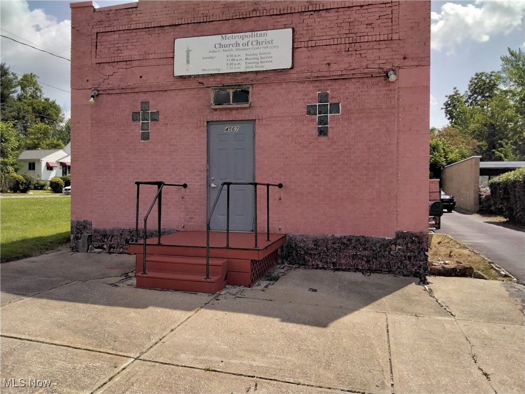 4563 Lee Road Cleveland OH 44128