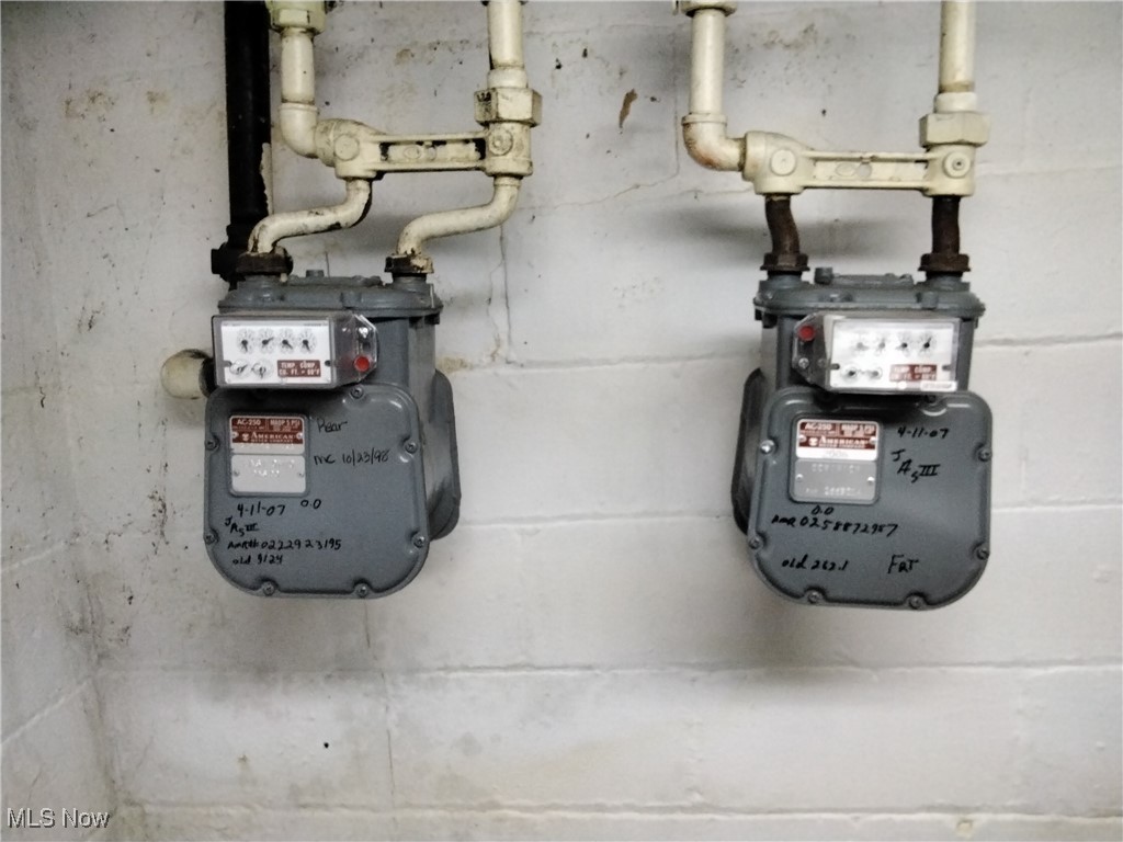 4563 Lee Road Cleveland OH 44128