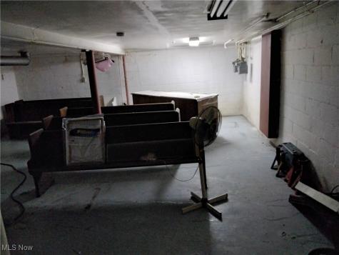 4563 Lee Road Cleveland OH 44128