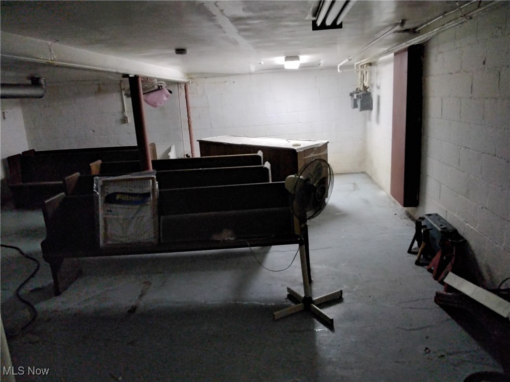 4563 Lee Road Cleveland OH 44128