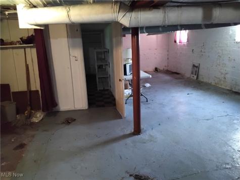 4563 Lee Road Cleveland OH 44128