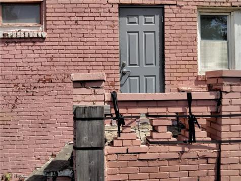 4563 Lee Road Cleveland OH 44128