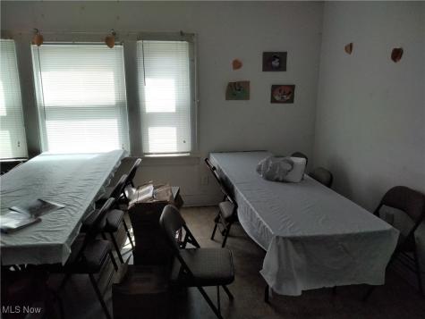 4563 Lee Road Cleveland OH 44128