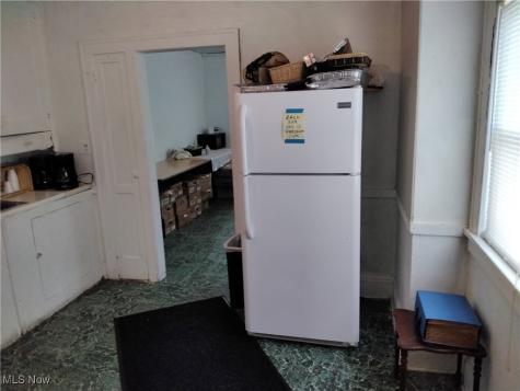 4563 Lee Road Cleveland OH 44128