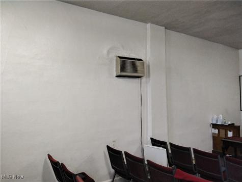 4563 Lee Road Cleveland OH 44128