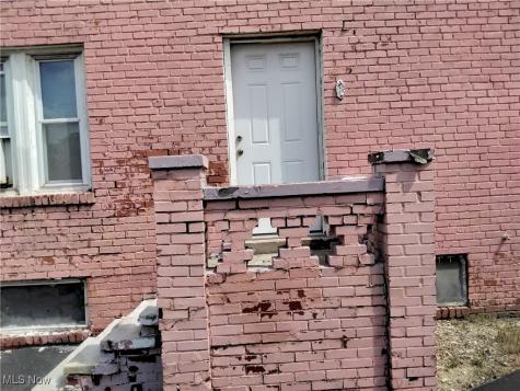 4563 Lee Road Cleveland OH 44128