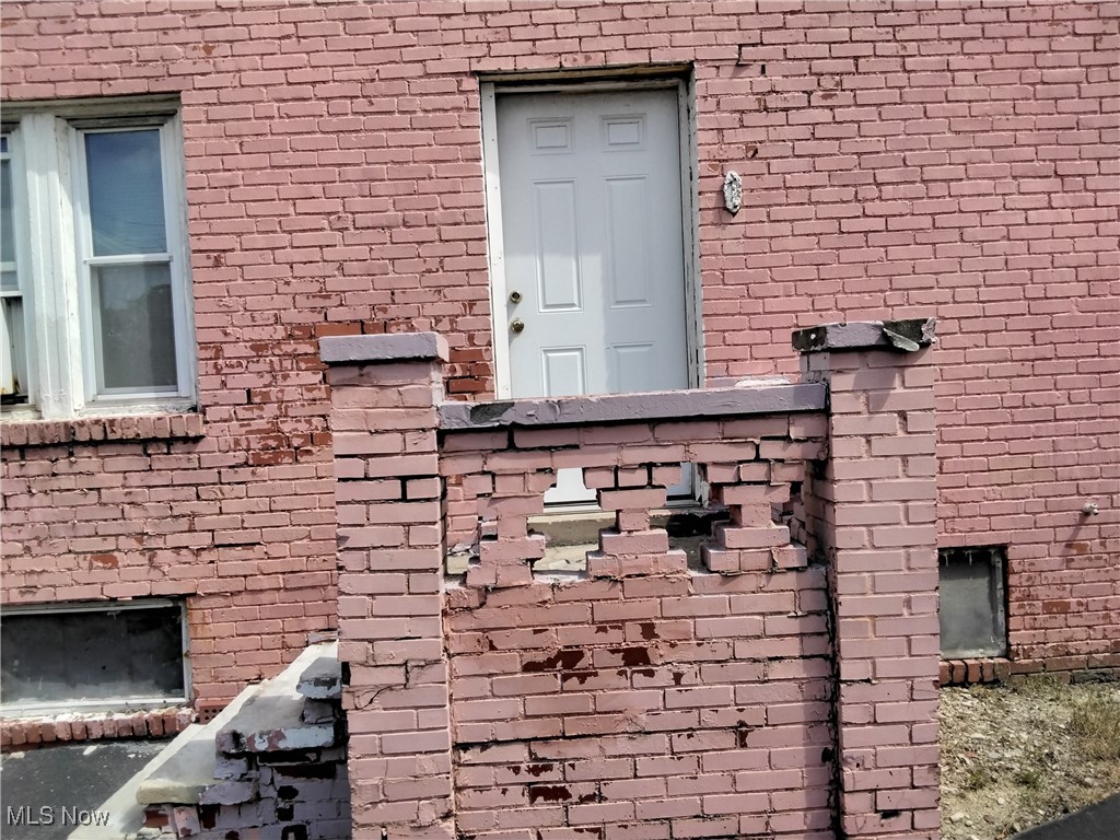 4563 Lee Road Cleveland OH 44128