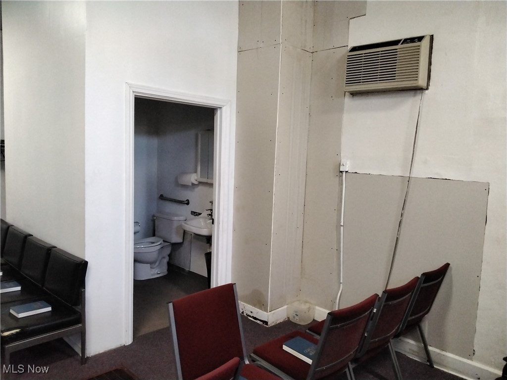 4563 Lee Road Cleveland OH 44128