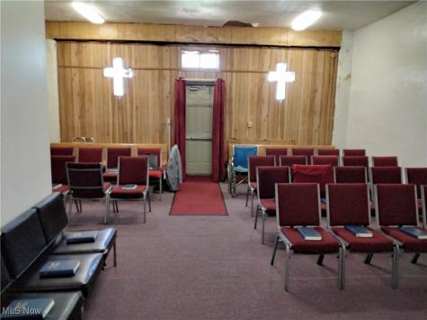 4563 Lee Road Cleveland OH 44128