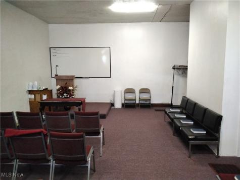 4563 Lee Road Cleveland OH 44128