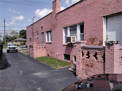 4563 Lee Road Cleveland OH 44128