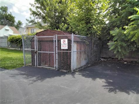 4563 Lee Road Cleveland OH 44128