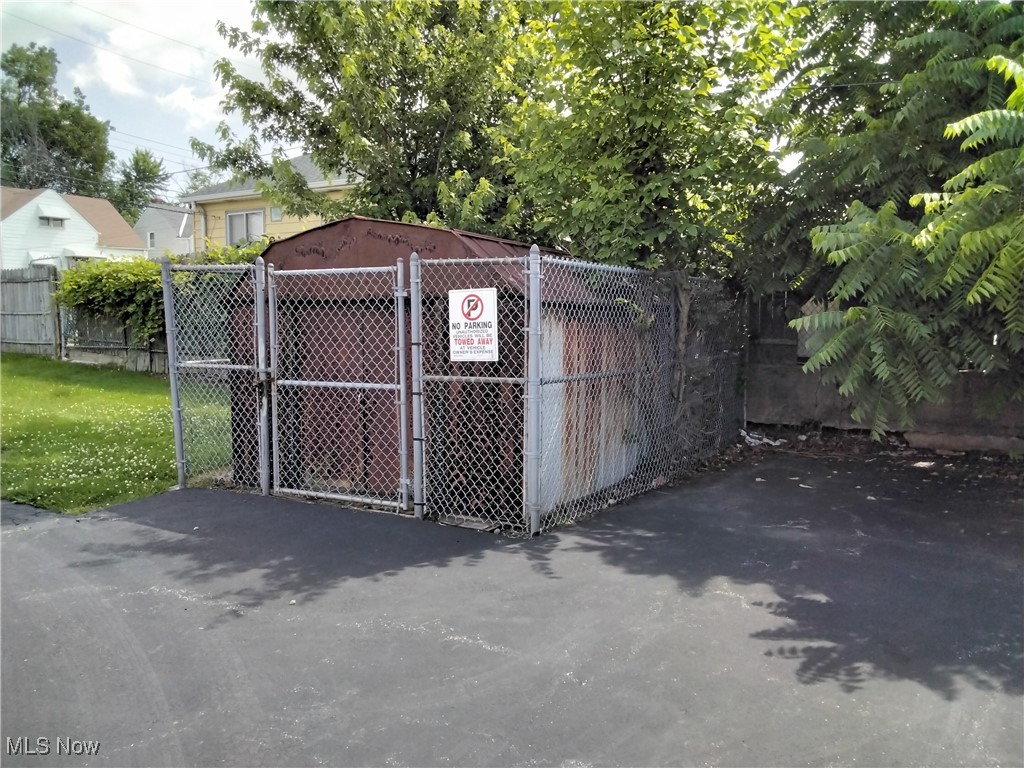 4563 Lee Road Cleveland OH 44128