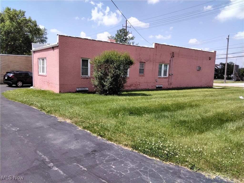 4563 Lee Road Cleveland OH 44128