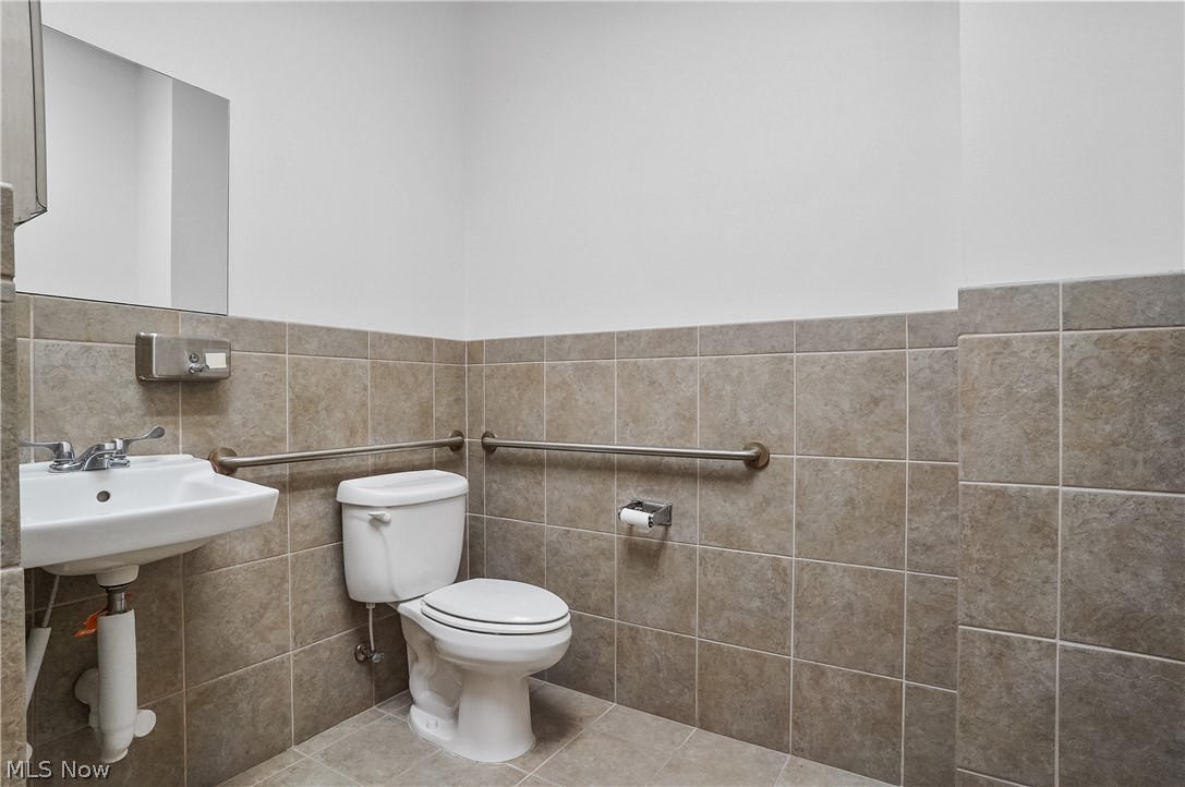 120 W Aurora Road Northfield OH 44067