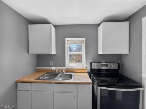 2914-2916 Seneca Avenue Lorain OH 44055