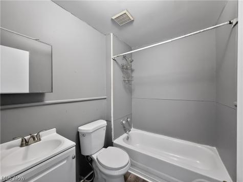 2914-2916 Seneca Avenue Lorain OH 44055