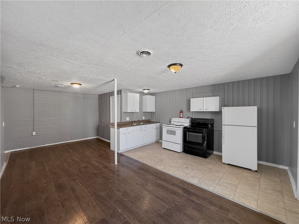 2914-2916 Seneca Avenue Lorain OH 44055